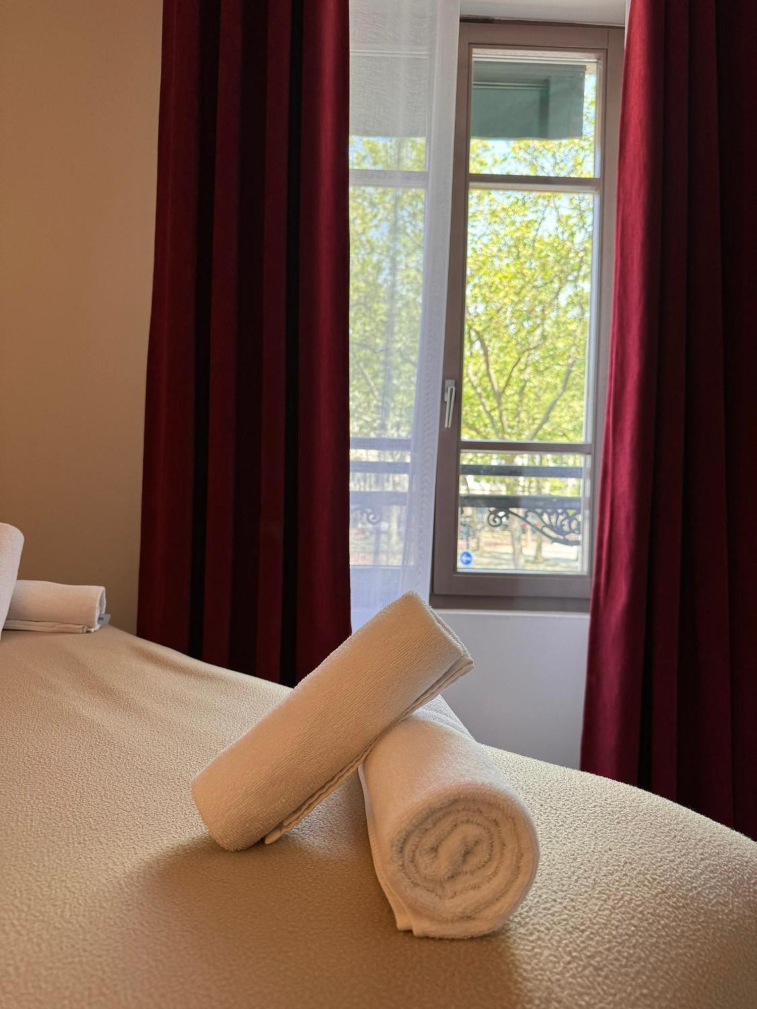Hotel Paris Vesinet- Logis Hotel Restaurant Ле-Везине Экстерьер фото